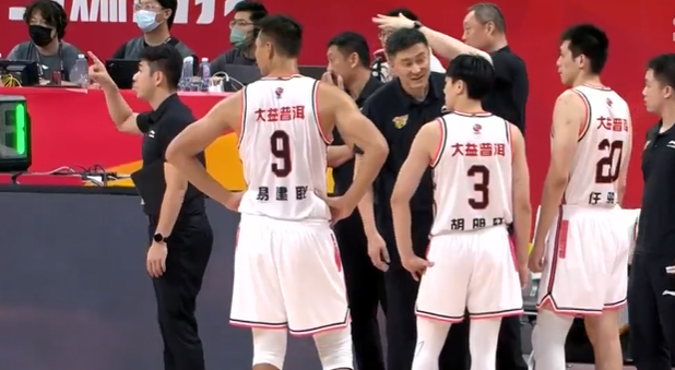 球员状态火爆，成绩稳坐榜首