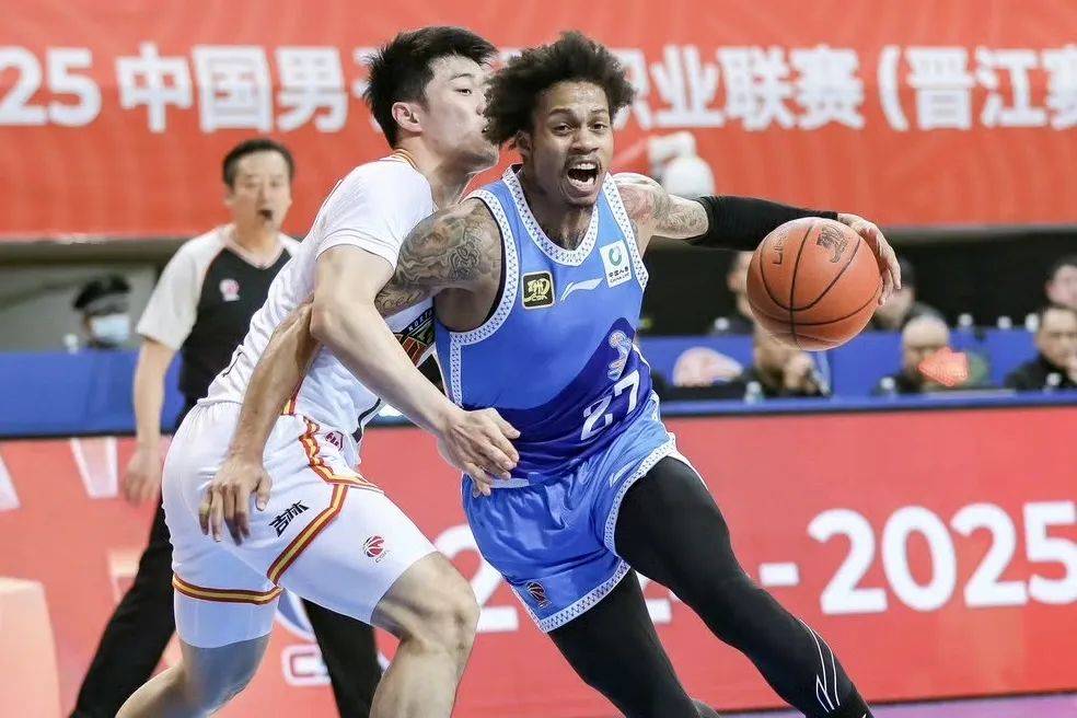 福建男篮不畏强敌，实现出乎意料的胜利