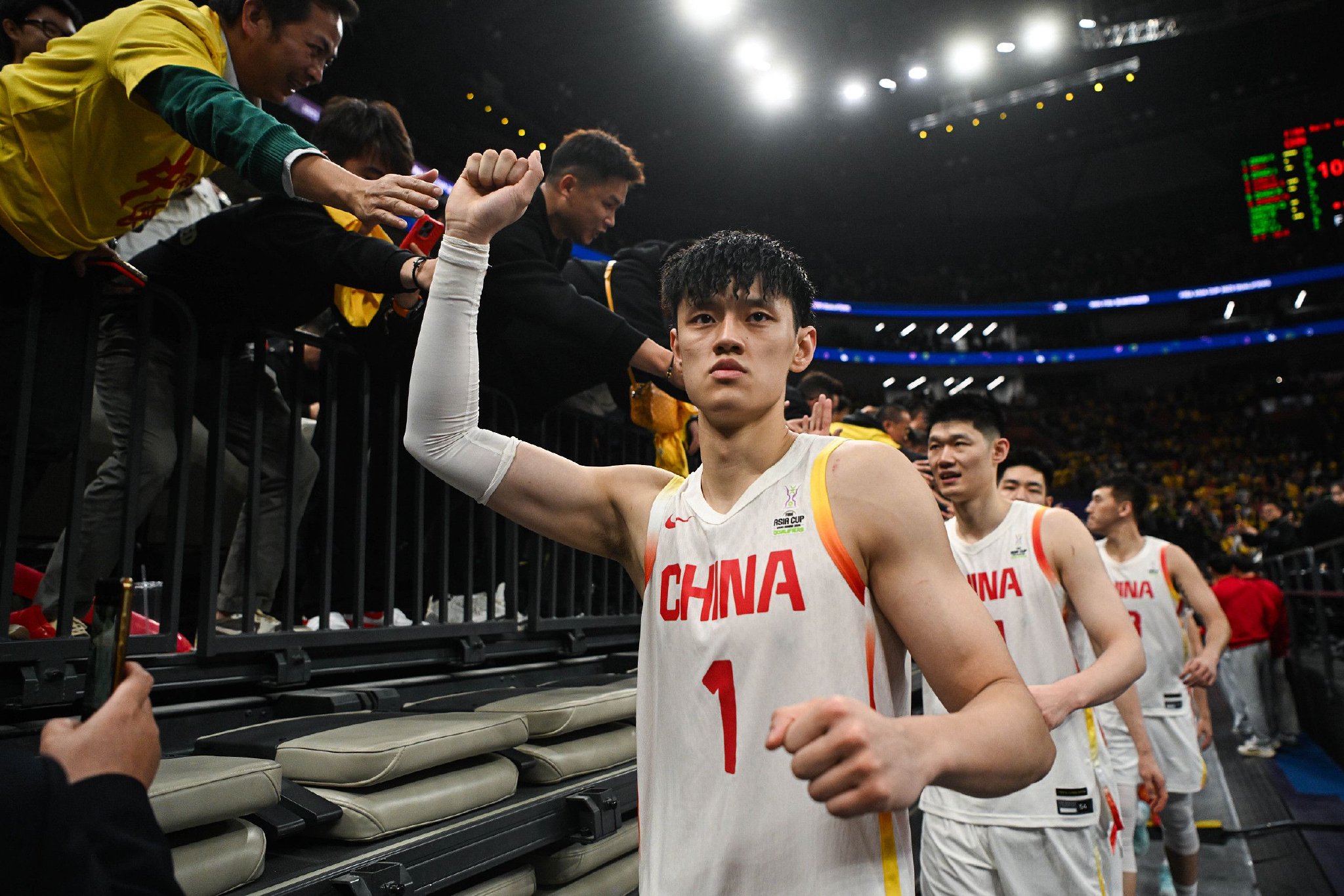 利记官网-一位CBA球员在比赛中表现出色